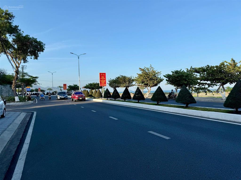 Bán đất mặt tiền phạm văn đồng , view trực diện biển, ngang 8,4m giá tốt