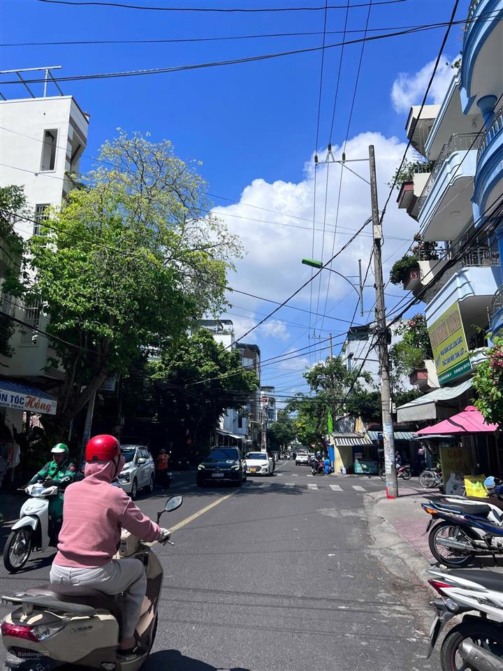 Bán nhà đẹp mặt tiền đường trần nguyên hãn , trung tâm phố hàn nha trang, cách biển 800m