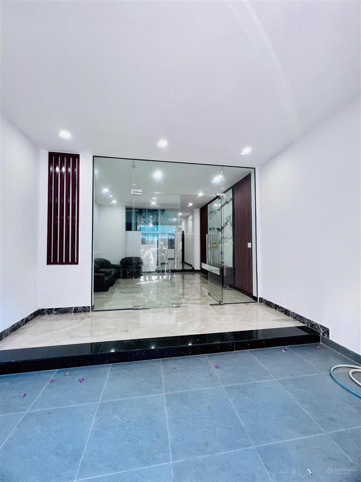 Bán nhà đẹp mặt tiền đường trần nguyên hãn , trung tâm phố hàn nha trang, cách biển 800m