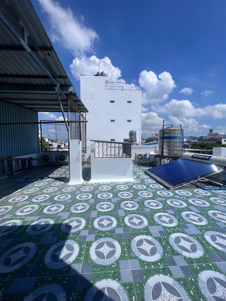 Bán nhà đẹp mặt tiền đường trần nguyên hãn , trung tâm phố hàn nha trang, cách biển 800m