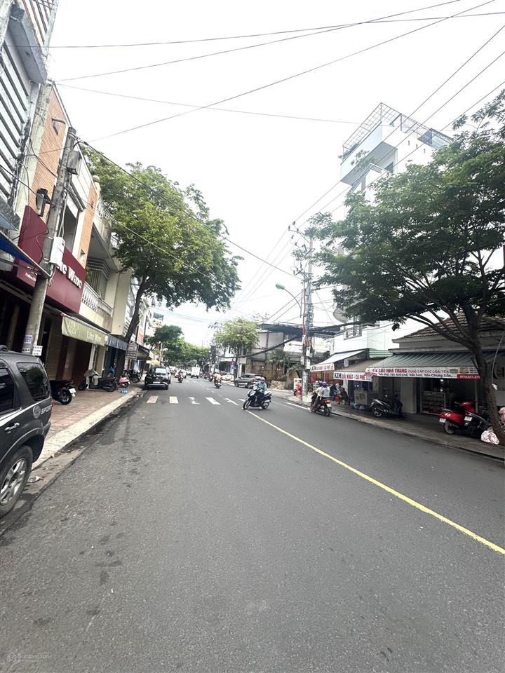 Bán nhà mặt tiền đường trần nhật duật ngang 7,7m trung tâm nha trang, giá tốt