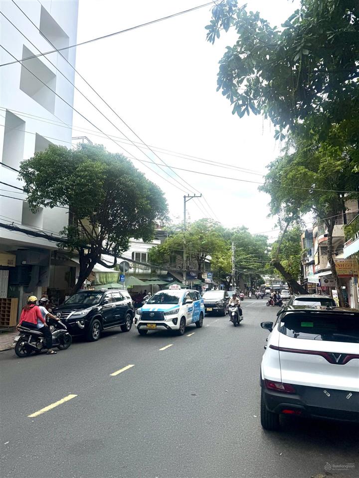 Bán nhà mặt tiền đường trần nhật duật ngang 7,7m trung tâm nha trang, giá tốt