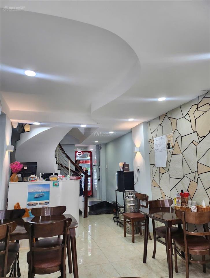 Bán nhà đường ngô thời nhiệm mặt tiền khu phố hàn, cách biển chỉ 700m