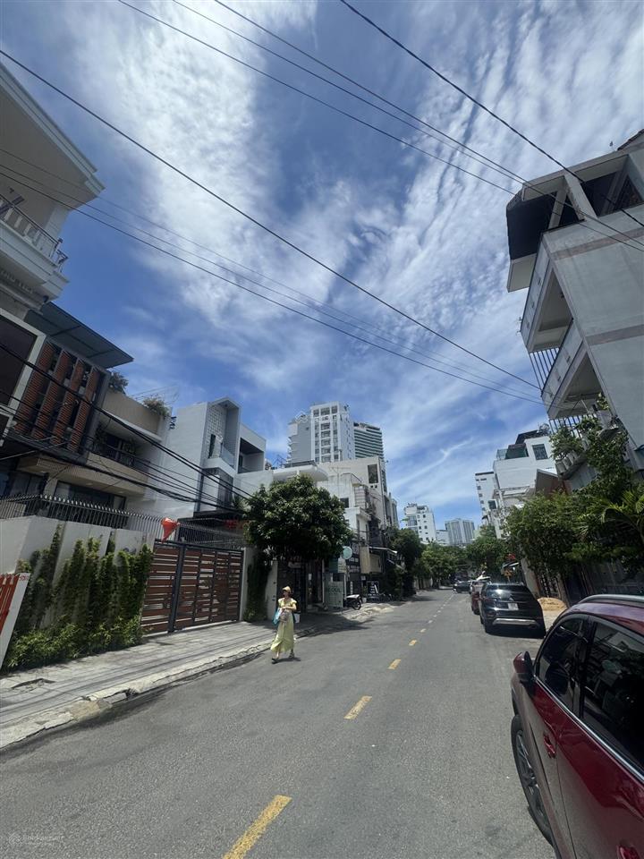 Bán nhà mặt tiền đường trịnh phong, cách biển chỉ 800m, giá tốt
