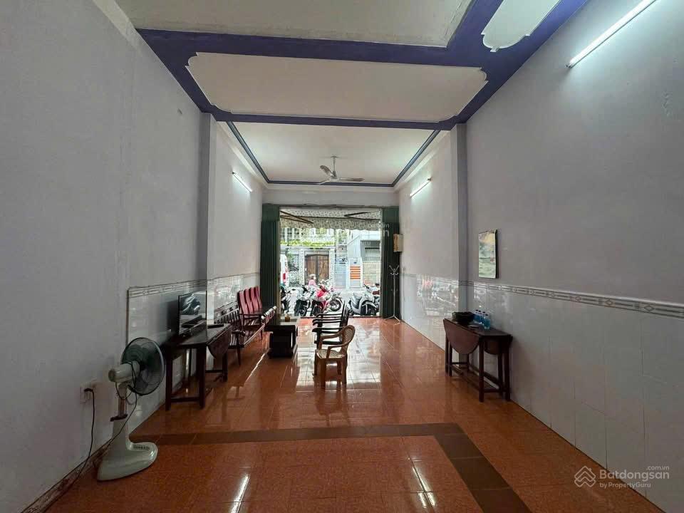 Bán nhà mặt tiền đường trịnh phong, cách biển chỉ 800m, giá tốt