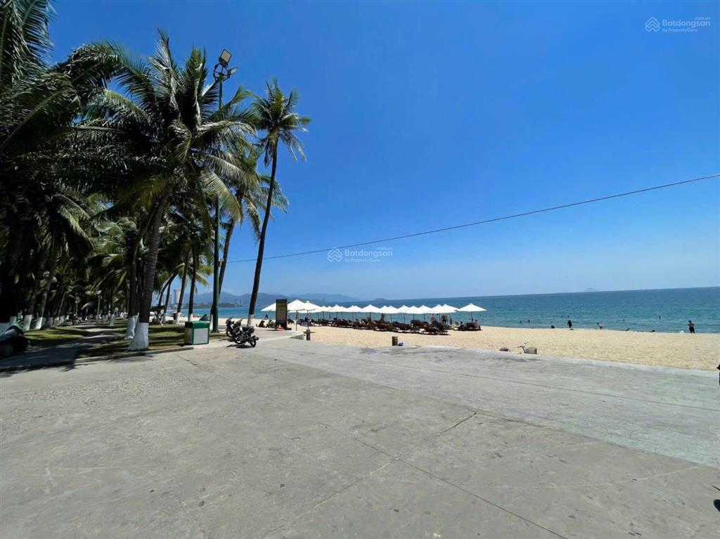 Bán nhà căn góc hẻm 100 trần phú  nha trang, cách biển chỉ 30m, giá tốt
