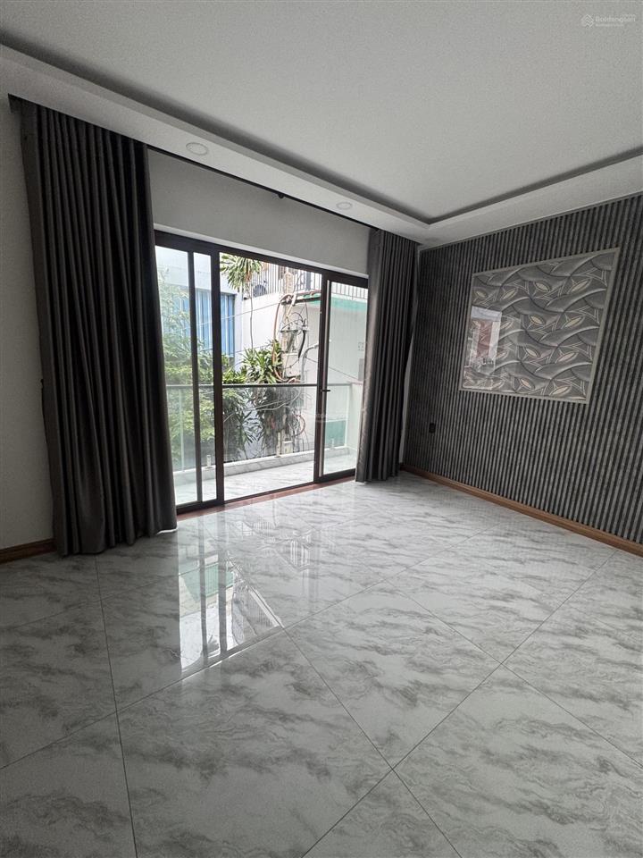 Nhà đẹp 3 tầng hẻm lê thánh tôn cách biển quảng trường chỉ 500m