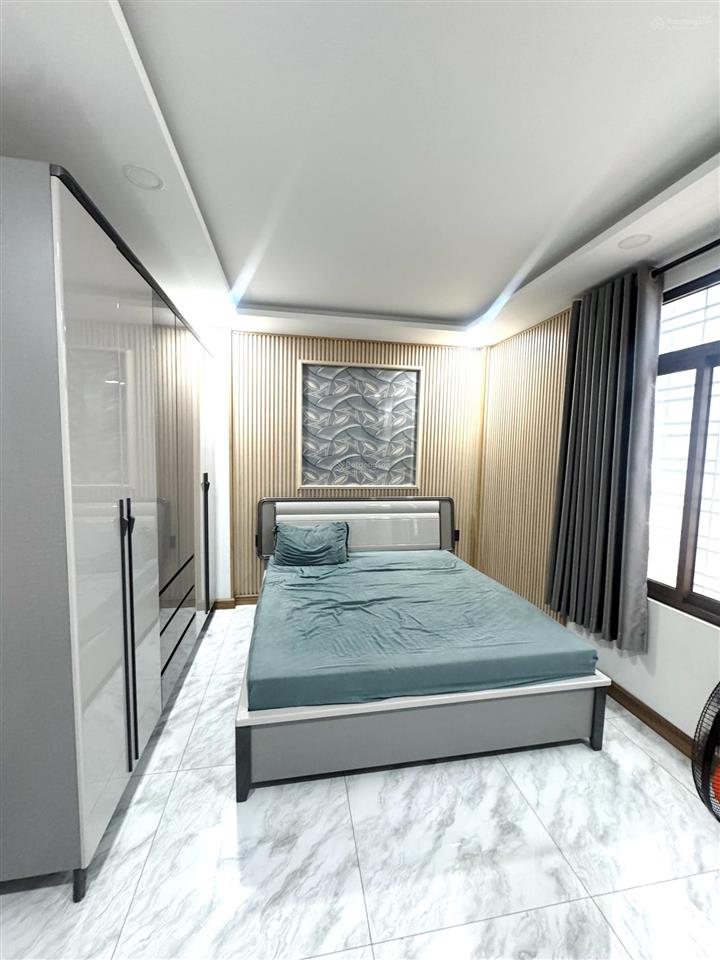 Nhà đẹp 3 tầng hẻm lê thánh tôn cách biển quảng trường chỉ 500m