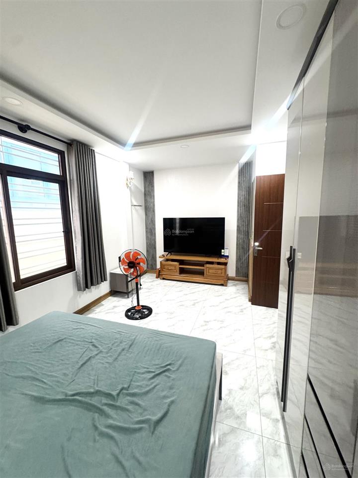 Nhà đẹp 3 tầng hẻm lê thánh tôn cách biển quảng trường chỉ 500m