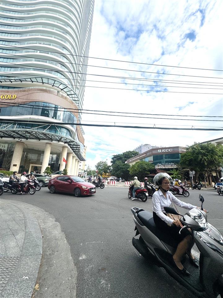 Nhà góc vip mặt tiền đường nguyễn thị minh khai trung tâm phố tây, hđ cho thuê 170tr/tháng