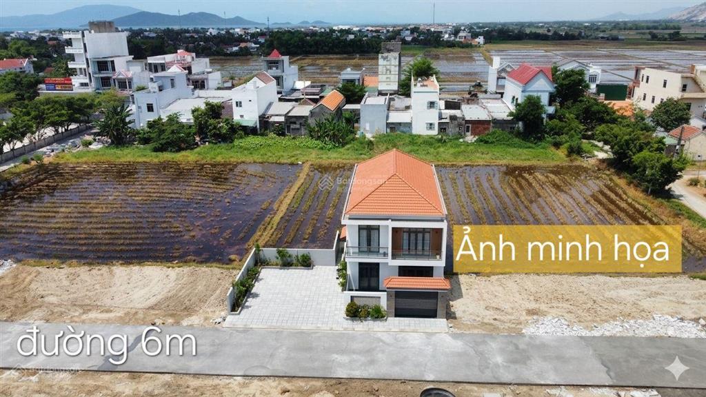 Đất đẹp tu bông pk8
ngay cạnh trường học, khu dân cư đông đúc, đầy đủ tiện ích.