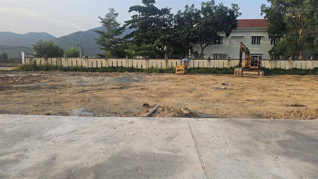 Duy nhất 1 lô đất trung tâm tu bông bán kính 300m đầy đủ tiện ích trường học, bệnh viện, chợ
