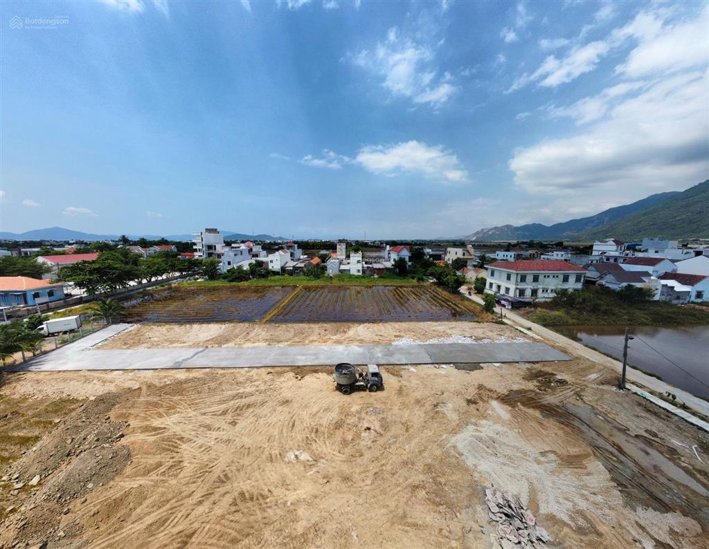 Duy nhất 1 lô đất trung tâm tu bông bán kính 300m đầy đủ tiện ích trường học, bệnh viện, chợ