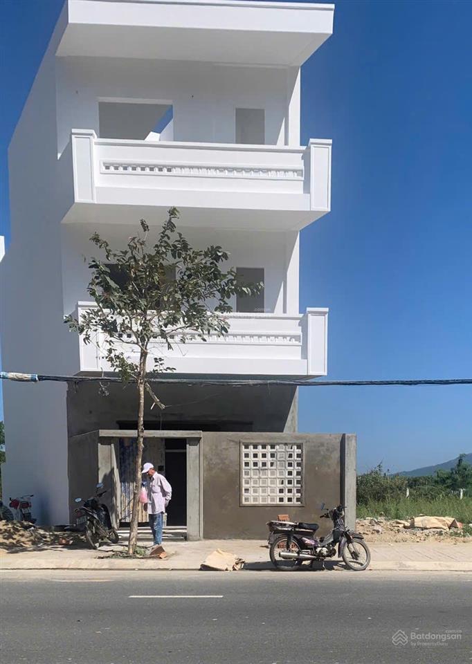 Đất mặt tiền phong châu, p nam nha trang full đất ở 4 tỷ 2.