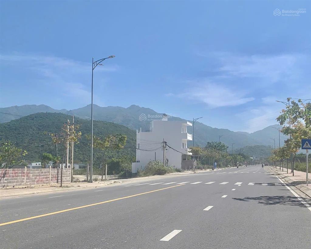 Đất mặt tiền phong châu, p nam nha trang full đất ở 4 tỷ 2.