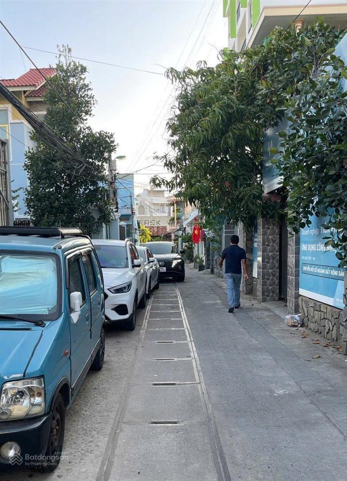 Nhà 2 tầng hẻm ô tô 23 tháng 10 gần lotte nha trang giá 6 tỷ 2