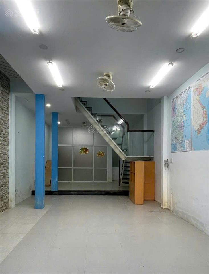 Nhà 2 tầng hẻm ô tô 23 tháng 10 gần lotte nha trang giá 6 tỷ 2