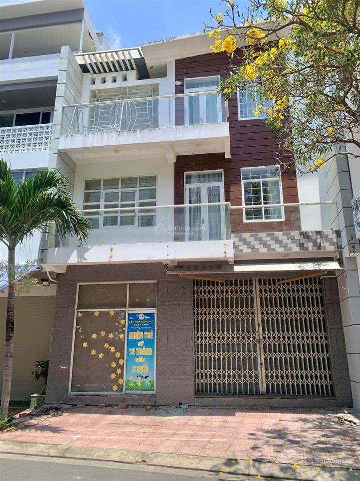 Bán nhà 3 tầng kdt lê hồng phong 2 dt 118m2. bán 9 tỷ 9