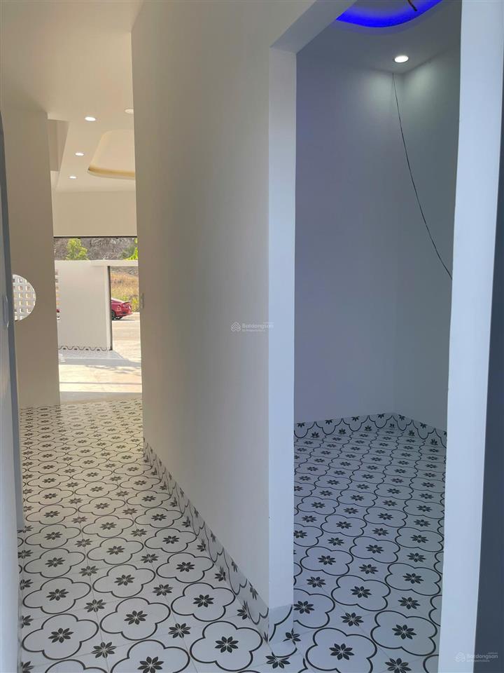 Nhà mới 3 tầng mặt tiền phong châu phường nam nha trang giá 5ty5