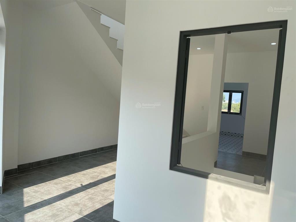 Nhà mới 3 tầng mặt tiền phong châu phường nam nha trang giá 5ty5