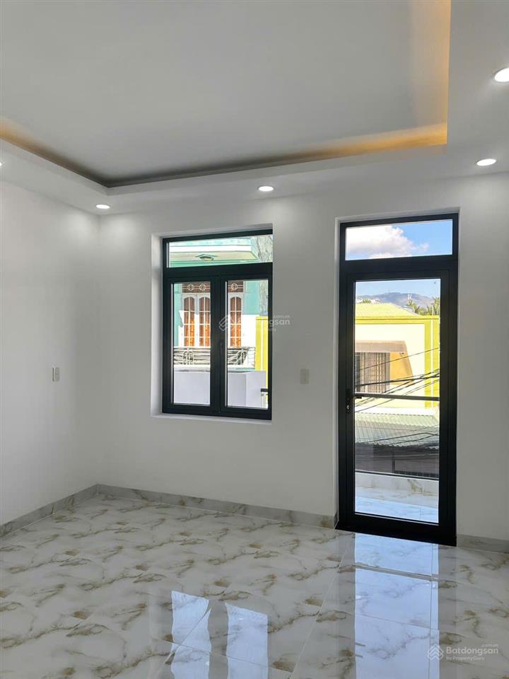 Nhà mới 3 tầng khu vĩnh điềm ngọc hiệp nha trang 4ty750.