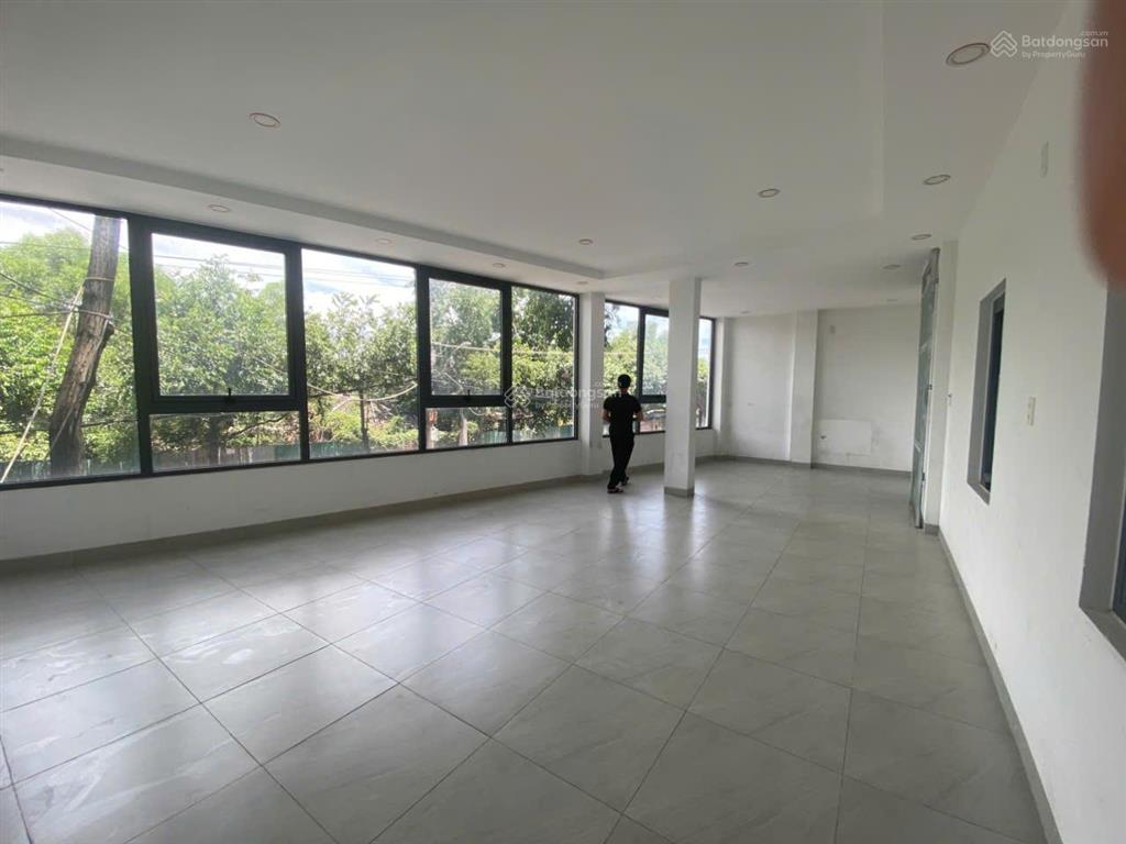 Nhà 3,5 tầng mặt tiền hoàng diệu gần biển 13 tỷ