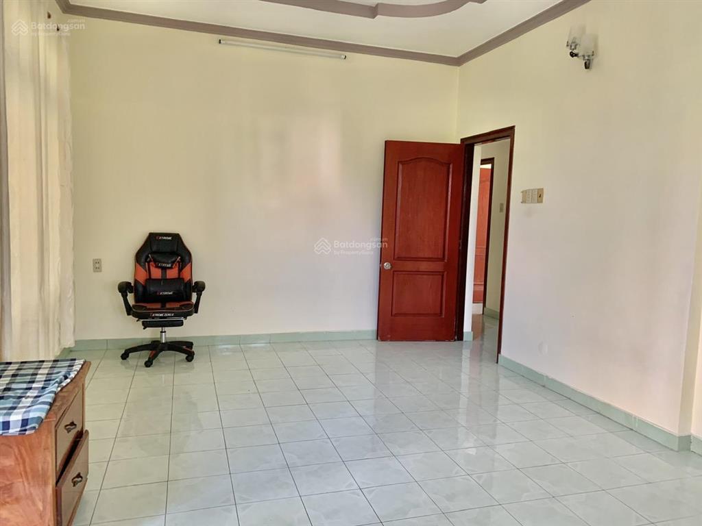 Cho thuê căn hộ tầng 2 đường câu bè 6t/tháng