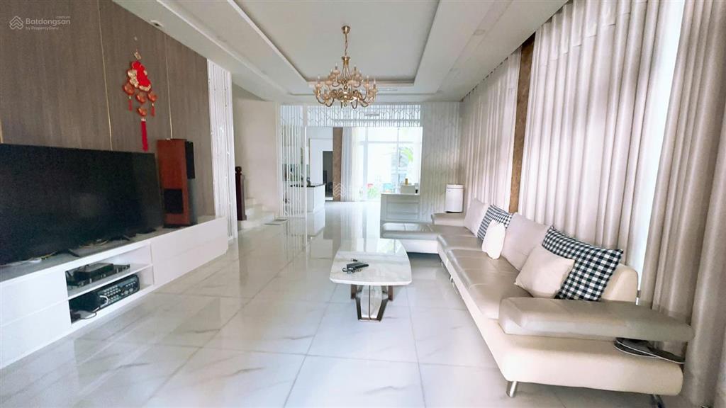 Nhà đẹp 3 tầng khu bàn cờ nha trang 67 tỷ