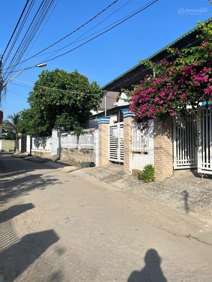 Bán nhà mặt phố diện tích 304m2(10x30),tdp7,phường ninh hiệp,tx.ninh hoà