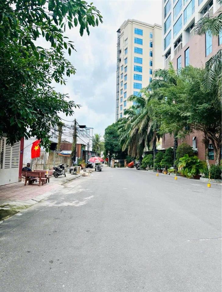 Bán nhà cấp 4 2 mặt tiền đường dương hiến quyền đoạn gần khách sạn mường thanh gần biển