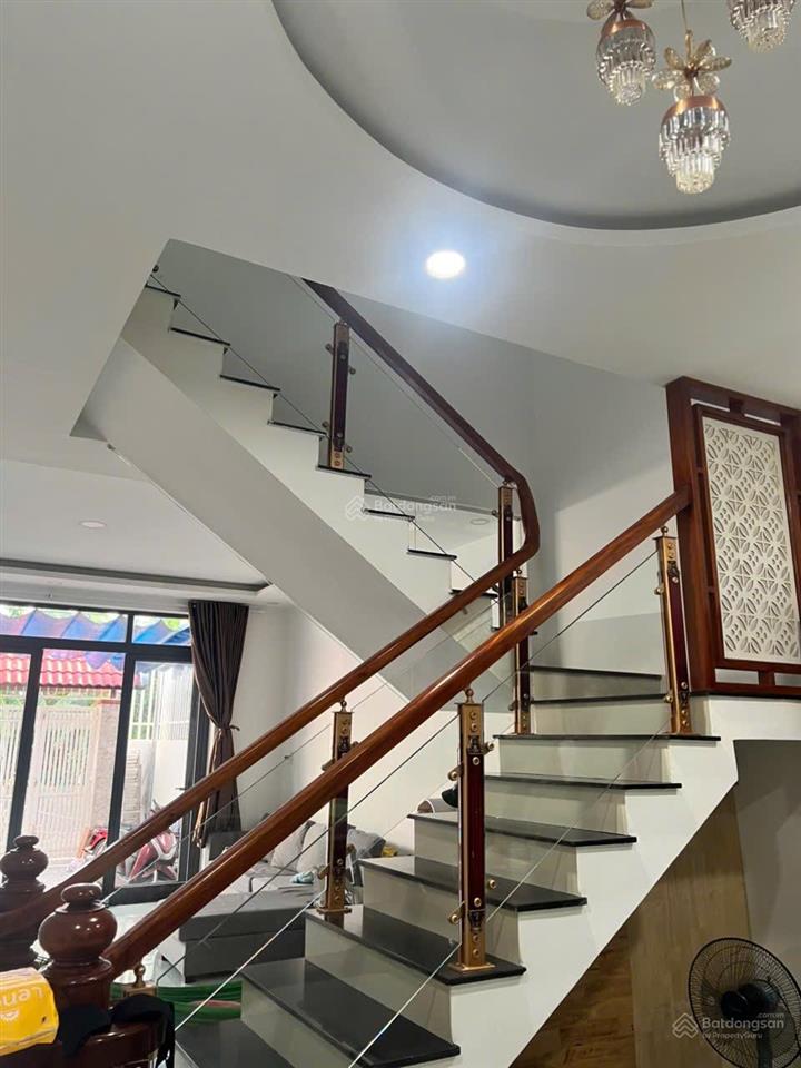Cần bán nhà 2 tầng hẻm xe hơi đường lương định của, nha trang, giá 3,8 tỷ