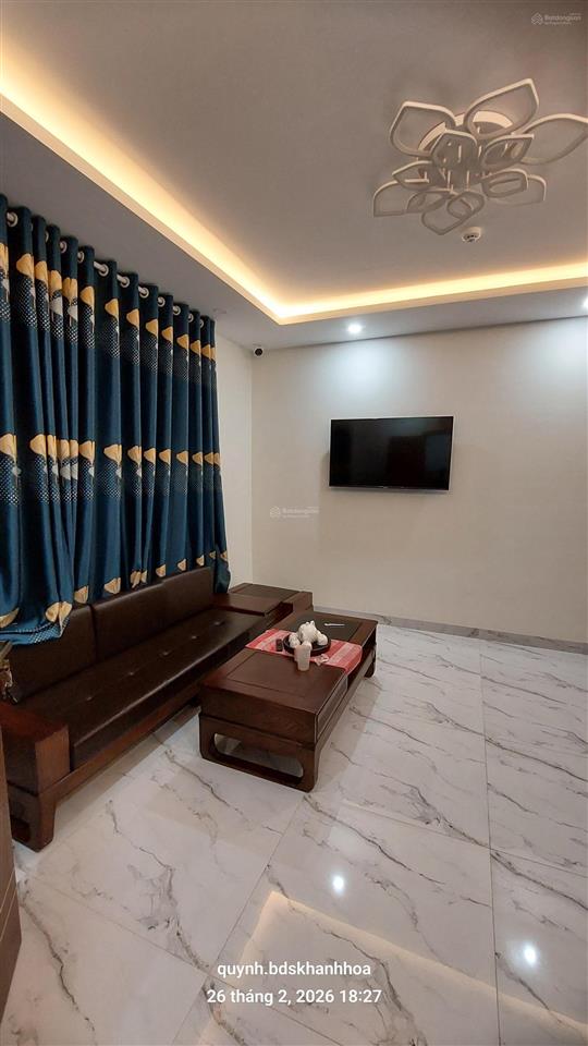 Bán tòa nhà căn hộ mới, gần biển đang có dòng tiền 50 tr/ tháng. dt 120 m2 ngang 8.6m, xây 5 tầng.