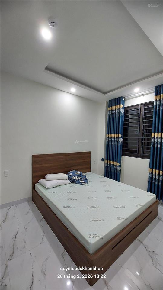 Bán tòa nhà căn hộ mới, gần biển đang có dòng tiền 50 tr/ tháng. dt 120 m2 ngang 8.6m, xây 5 tầng.