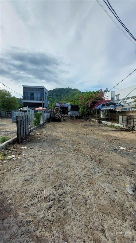 Bán đất mặt tiền ql1, bắc nha trang, ngay ngã ba sợi, đối diện đường nguyễn xiển nhìn qua.giá 23 tr