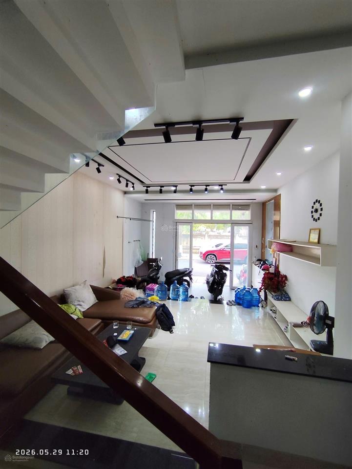 Bán nhanh nhà 3 tầng, dt 75m2 hướng đông, mặt tiền đường quảng đức, phường bắc nha trang giá 8.5 tỷ