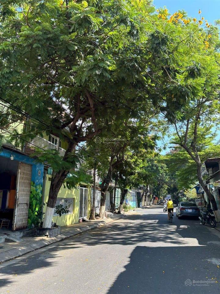 Nhà 3 tầng hướng đông, ngang 6.9 m đường phó đức chính, bắc nha trang. dt 91 m2, giá 11.5 tỷ
