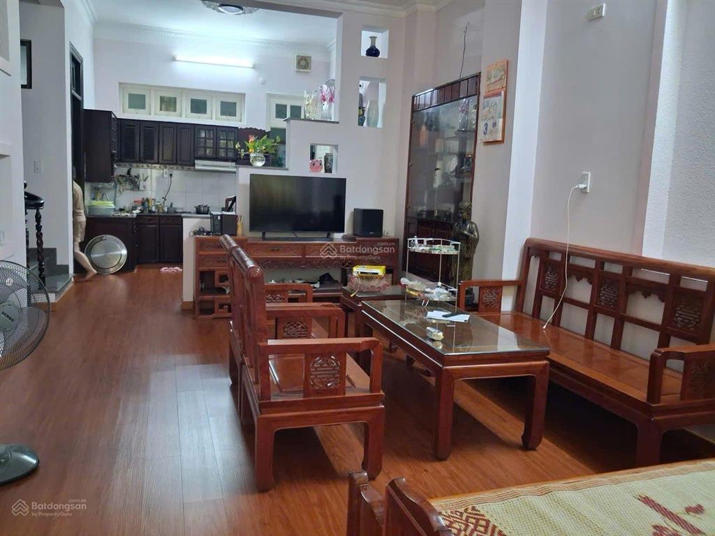 Nhà 3 tầng hướng đông, ngang 6.9 m đường phó đức chính, bắc nha trang. dt 91 m2, giá 11.5 tỷ