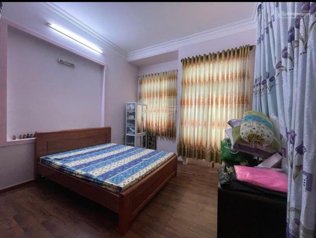 Nhà 3 tầng hướng đông, ngang 6.9 m đường phó đức chính, bắc nha trang. dt 91 m2, giá 11.5 tỷ
