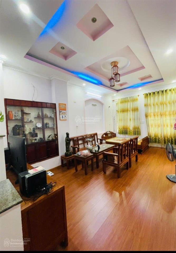 Nhà 3 tầng hướng đông, ngang 6.9 m đường phó đức chính, bắc nha trang. dt 91 m2, giá 11.5 tỷ