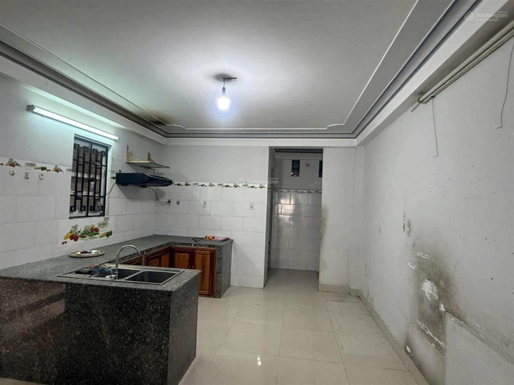 Bán nhà 3 tầng đường tôn thất tùng, bắc nha trang. dt 142 m2 ngang 9.6m giá 21 tỷ