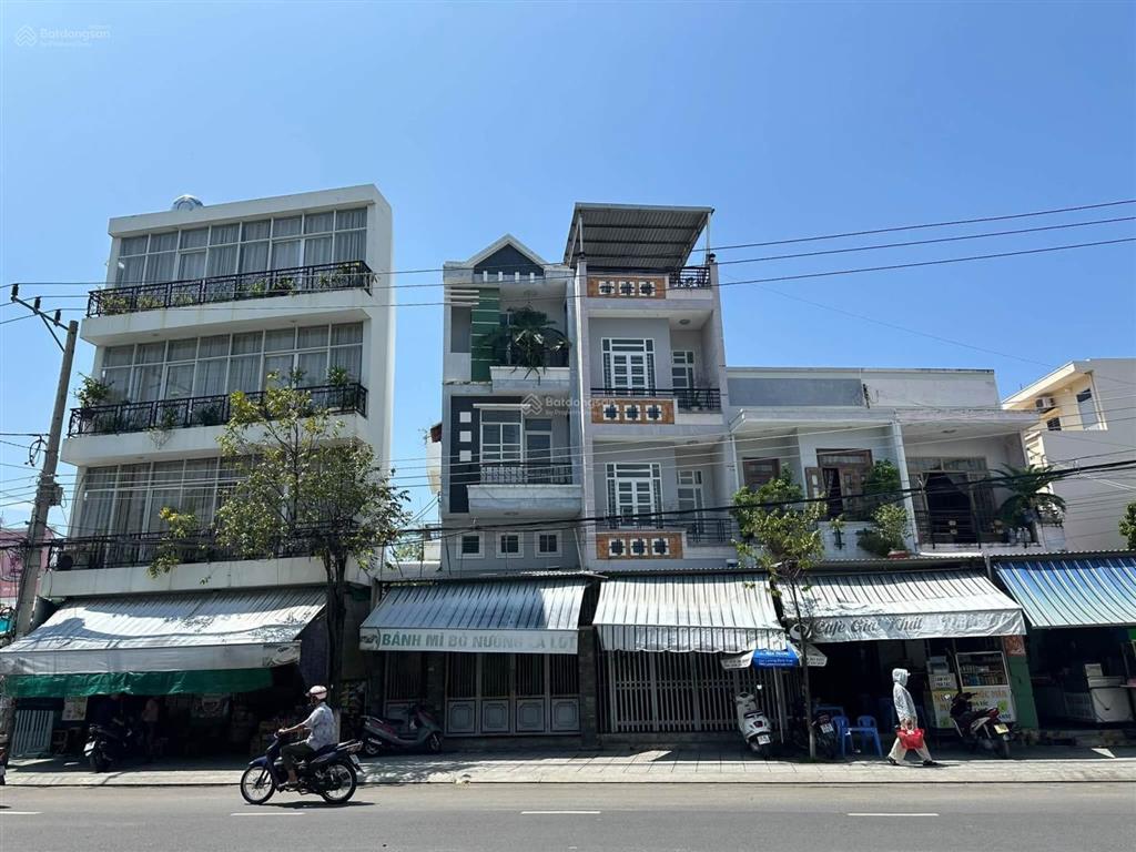 Bán nhà 3 tầng đường tôn thất tùng, bắc nha trang. dt 142 m2 ngang 9.6m giá 21 tỷ