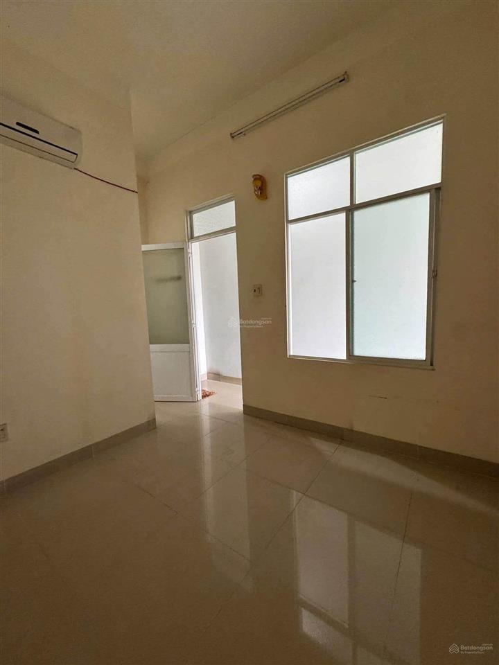 Bán nhà 3 tầng đường tôn thất tùng, bắc nha trang. dt 142 m2 ngang 9.6m giá 21 tỷ
