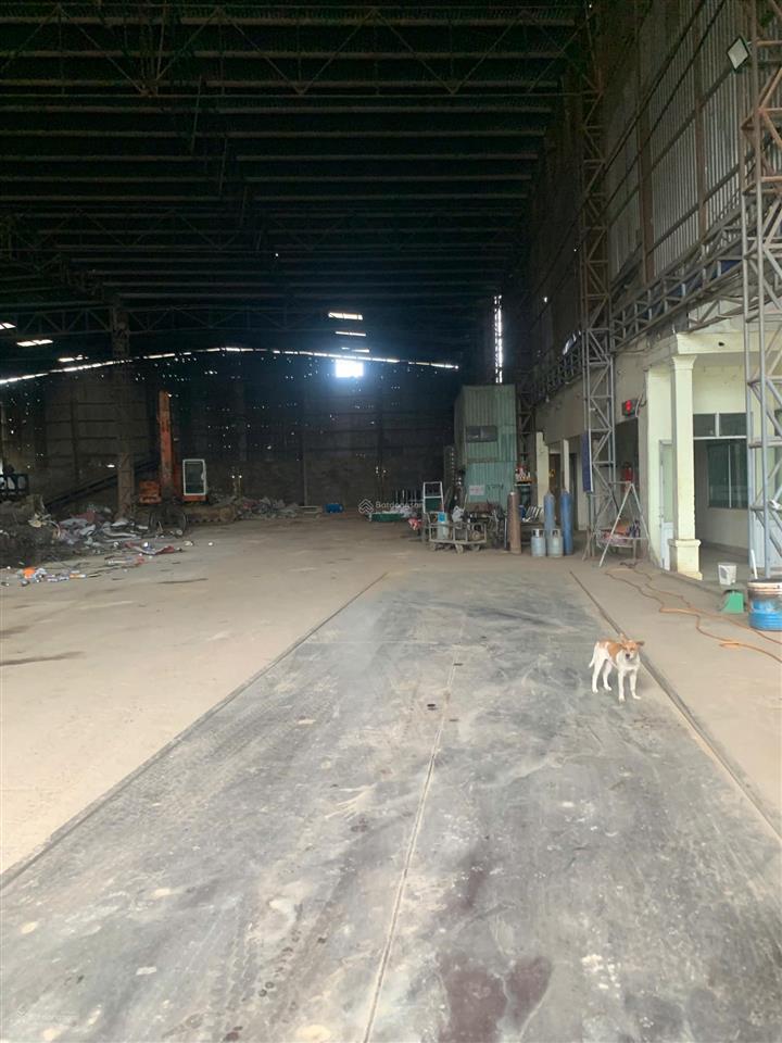 Cho thuê kho 1500m2 ngay mặt tiền ql1a, nằm gần nút giao đèn giao thông giữa ql1a & võ nguyên giáp