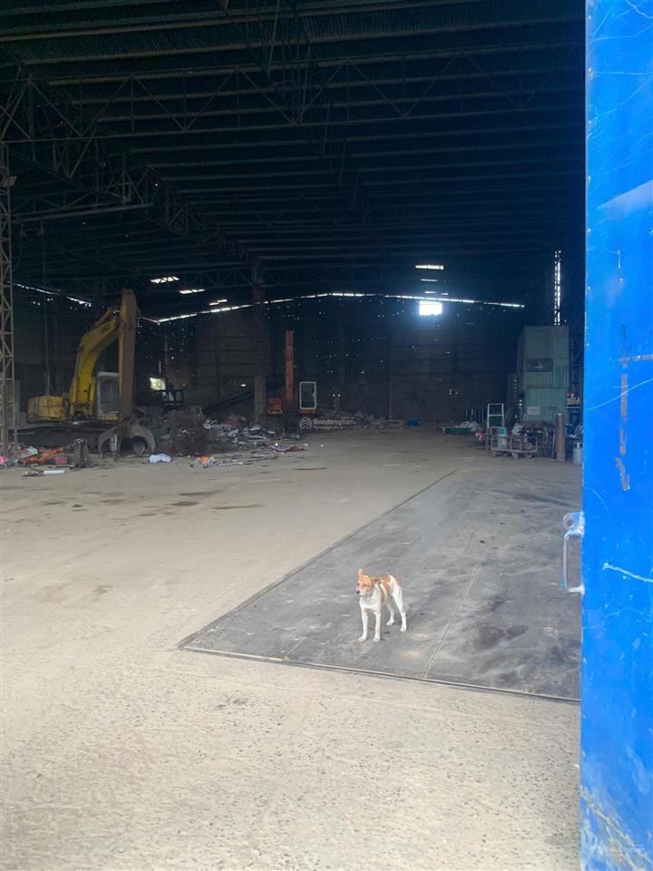 Cho thuê kho 1500m2 ngay mặt tiền ql1a, nằm gần nút giao đèn giao thông giữa ql1a & võ nguyên giáp