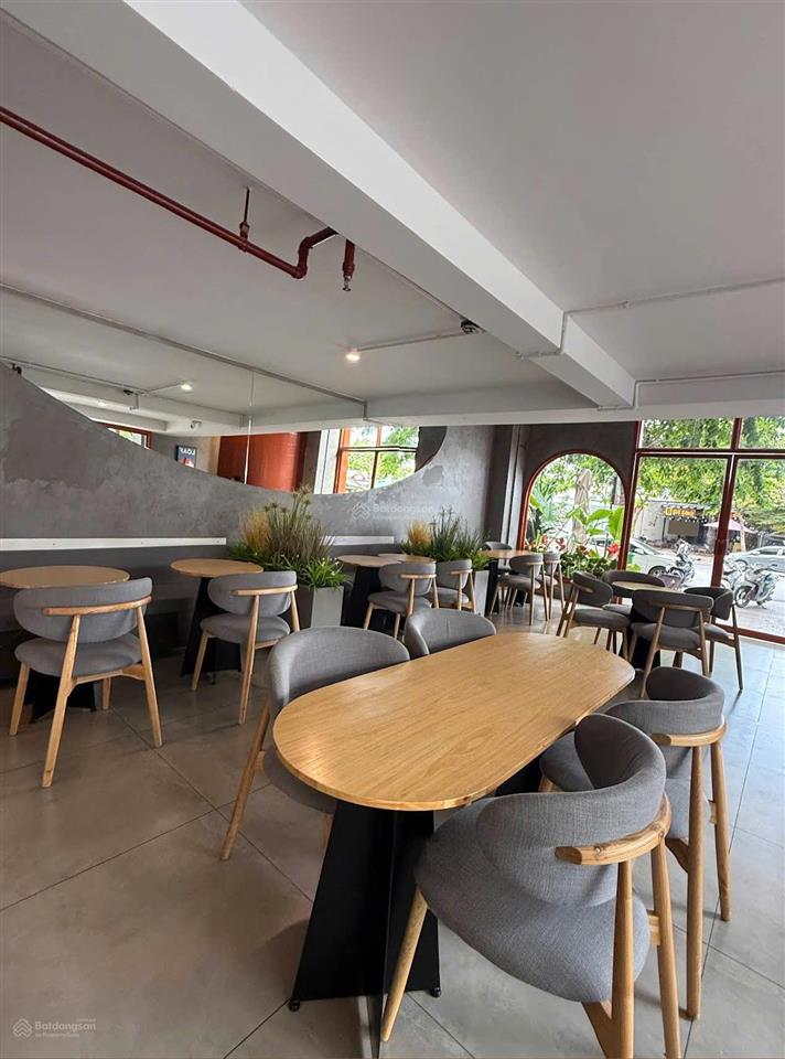 Cho thuê căn shophouse căn góc 2 mặt tiền cực đẹp ngay tố hữu vcn phước hải