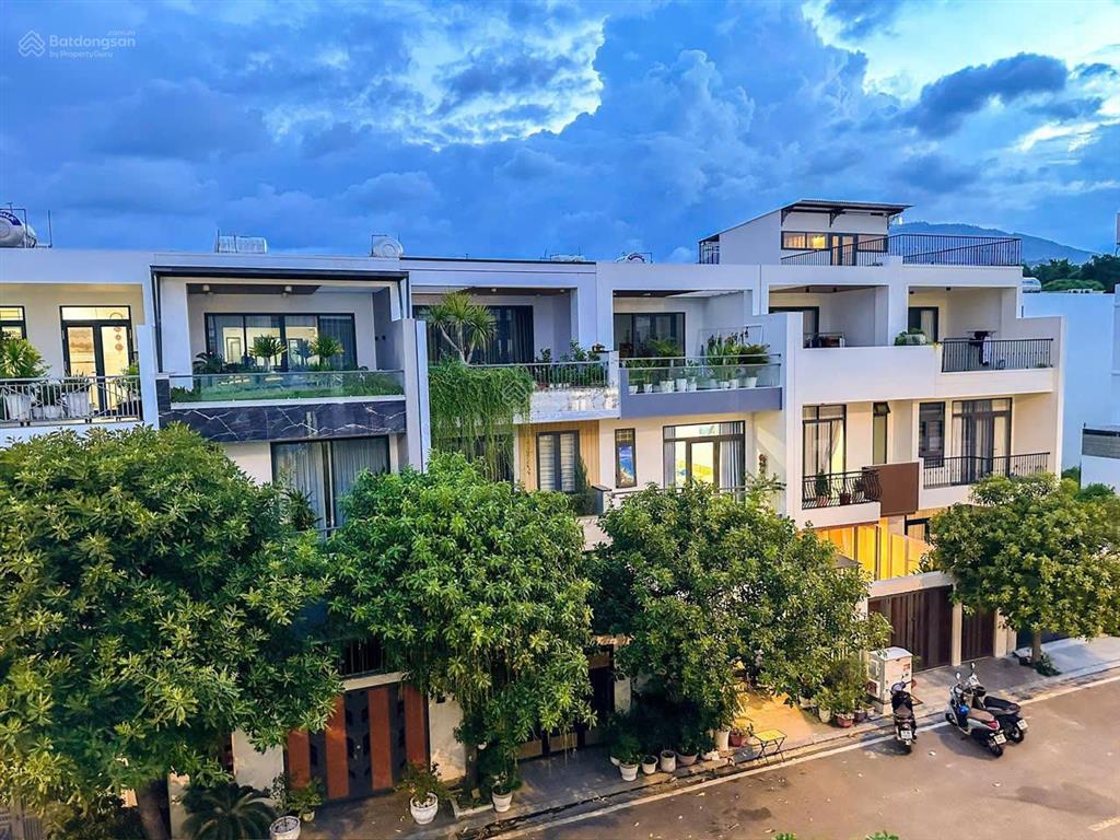 Cho thuê nhà nguyên căn kđt mỹ gia, 5 pn, 6 wc, full nội thất, đường 11m, phù hợp mở văn phòng
