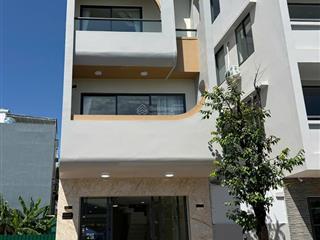Chính chủ cần bán nhà mới 3 tầng kđt hà quang 2 dt 81,2m2, có thang máy, có nội thất, 10,65 tỷ