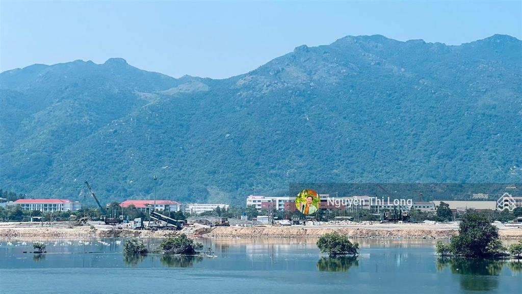 Townhouse charmora city  vị trí quá đẹp gần ngã 4 giao lộ kinh doanh sầm uất