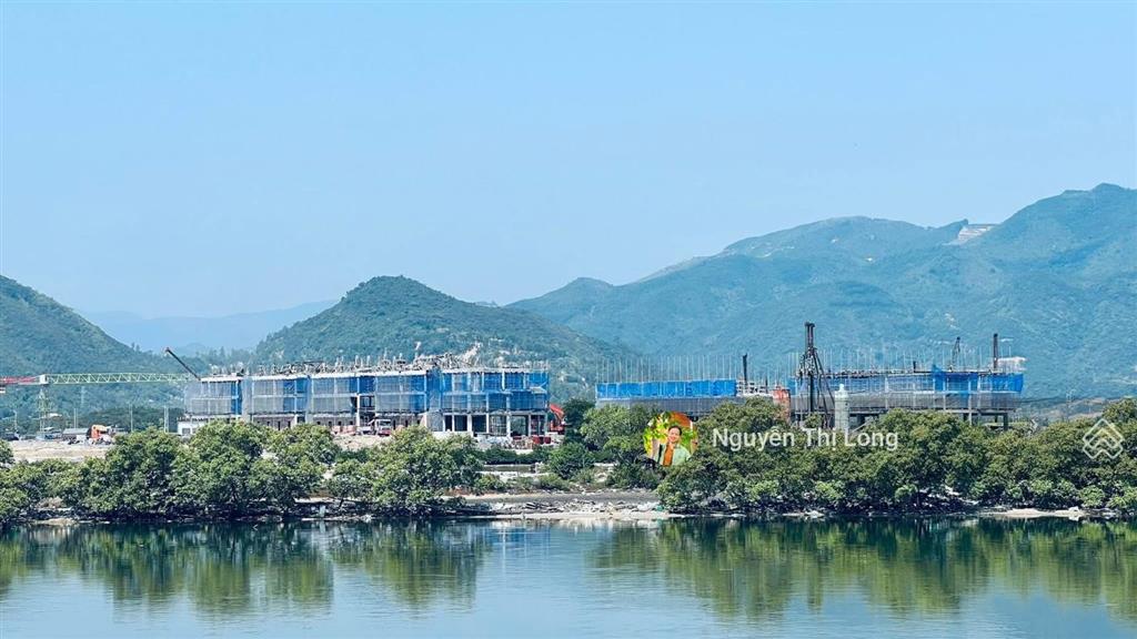 Townhouse charmora city  vị trí quá đẹp gần ngã 4 giao lộ kinh doanh sầm uất