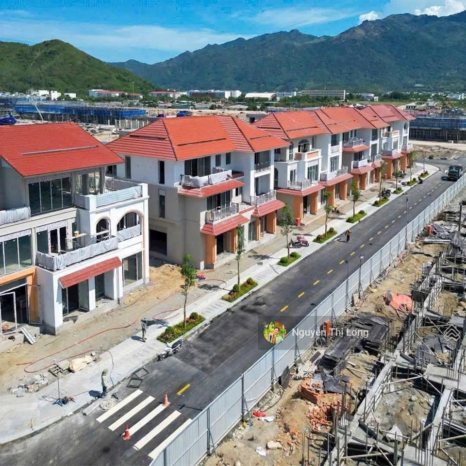 Bán căn song lập gần sông d16.11 charmora city nha trang
